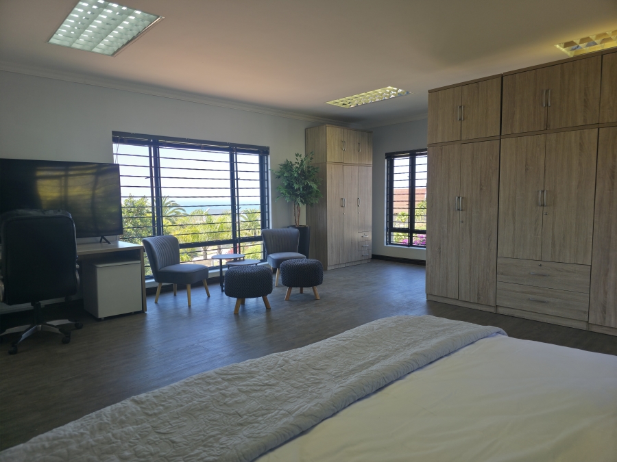 5 Bedroom Property for Sale in Wavecrest Eastern Cape